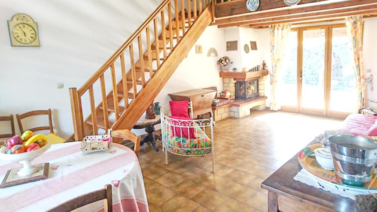 Villa Avec Piscine A Saint-Raphael Et Vue Sur La Montagne Екстериор снимка