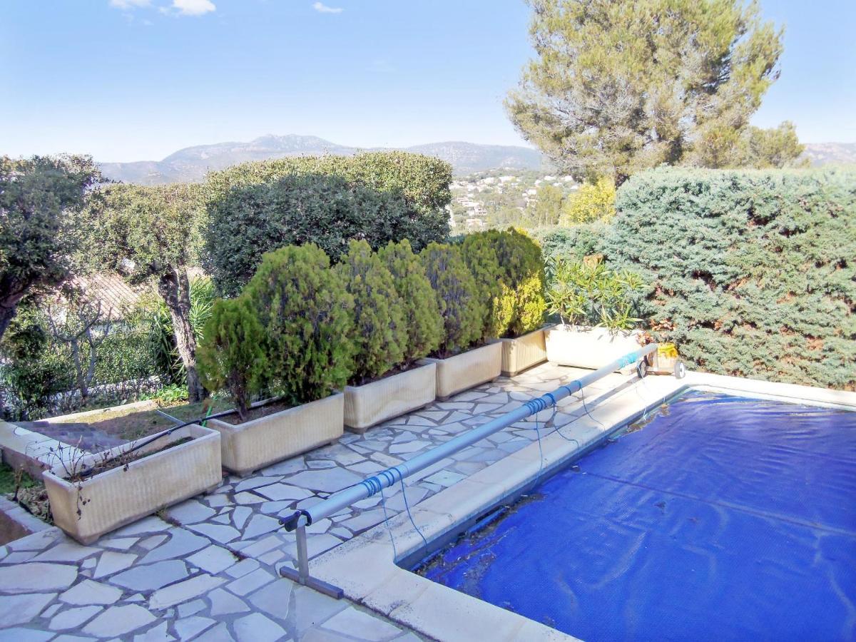 Villa Avec Piscine A Saint-Raphael Et Vue Sur La Montagne Екстериор снимка